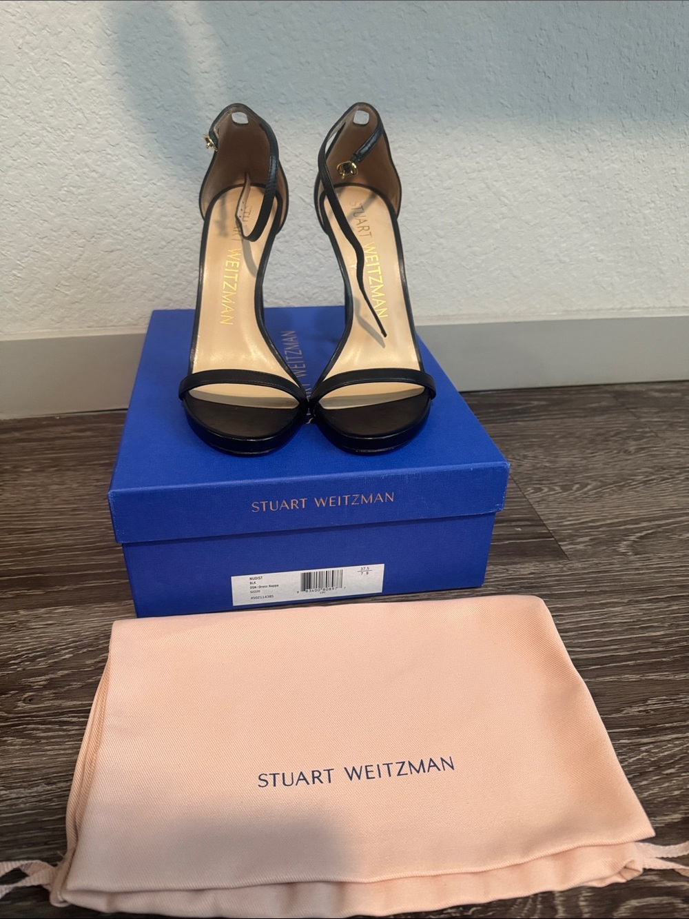 Stuart Weitzman Nudist